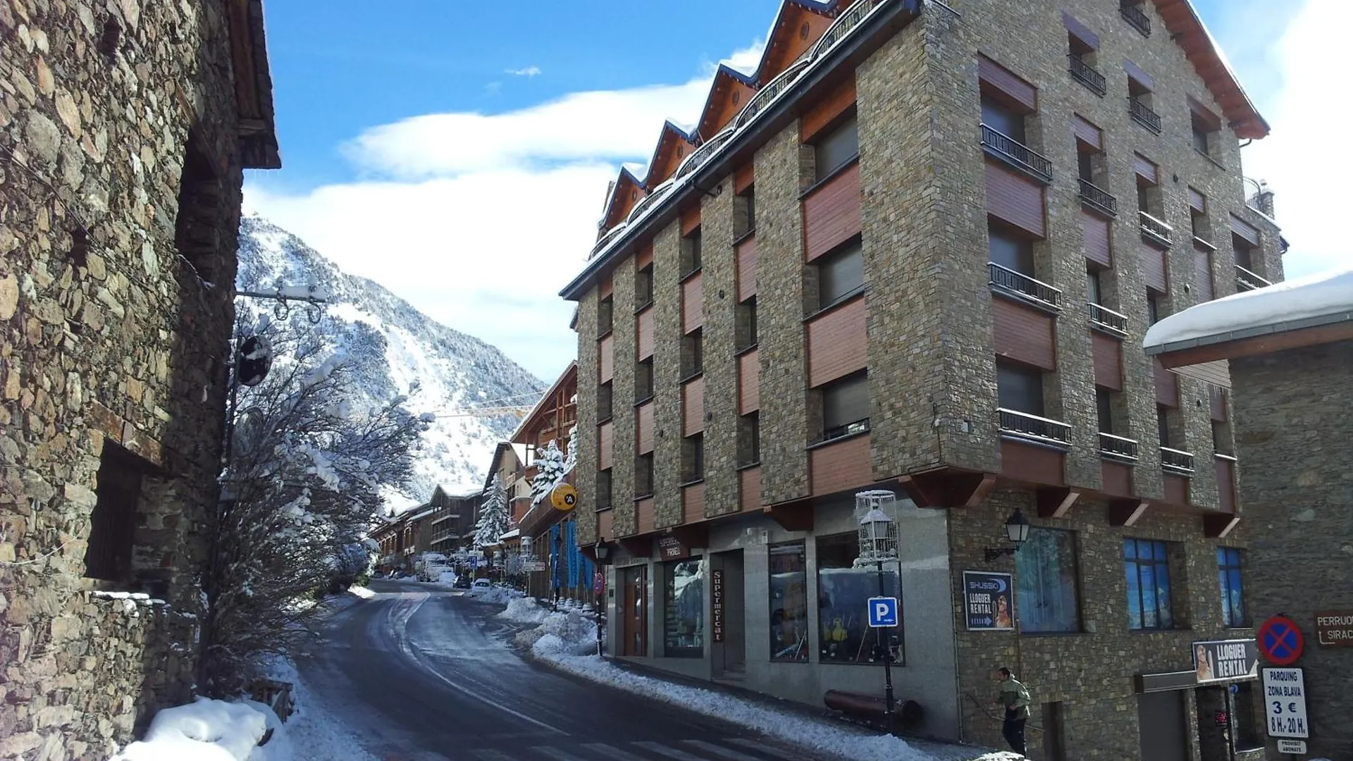 Apartaments Turistics Pirineu Soldeu 0*,